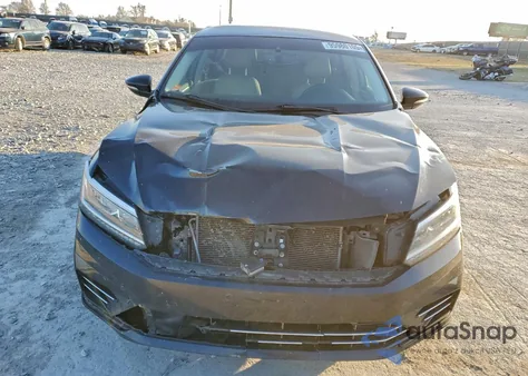 2018 Volkswagen Passat S from USA, damaged, VIN 1VWAA7A32JC025479